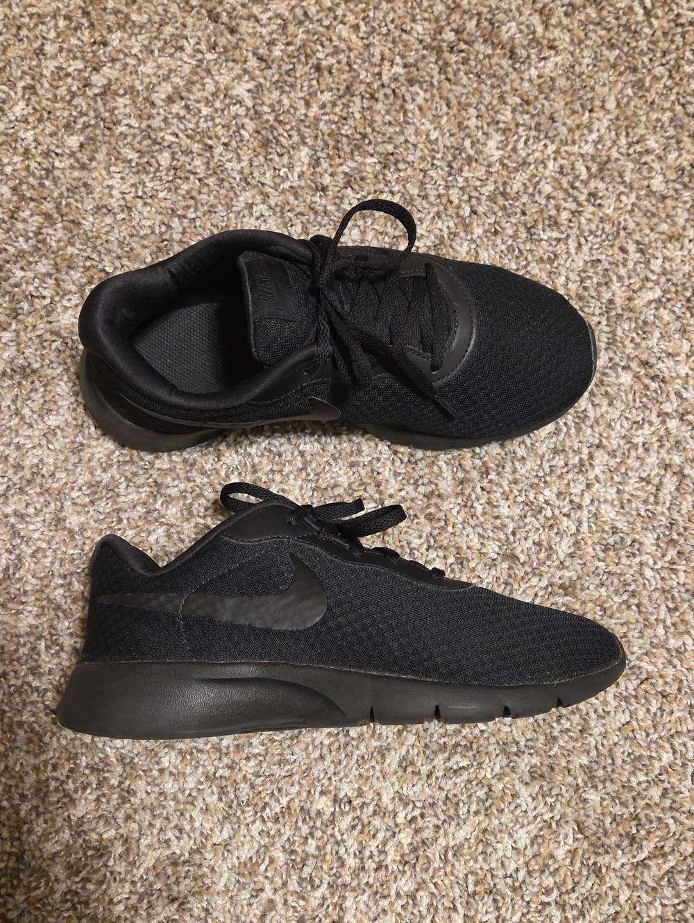 Youth NIKE Tanjun EasyOn Sneakers